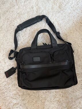 Tumi Black Men's Briefcase with Shoulder Strap